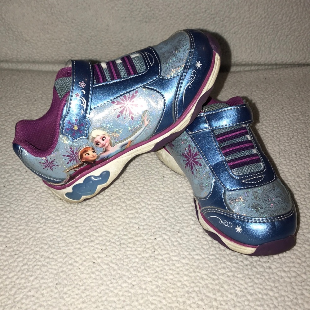 FROZEN Velcro LIGHT UP shoes! Size 11